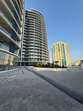 Satılır 2 otaqlı mənzil 106 m²