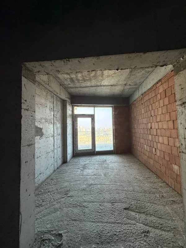 Satılır 2 otaqlı mənzil 106 m²