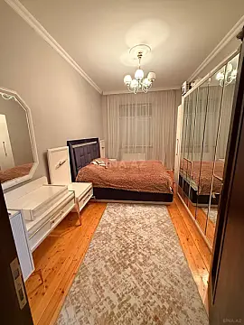 Satılır 2 otaqlı mənzil 90 m²