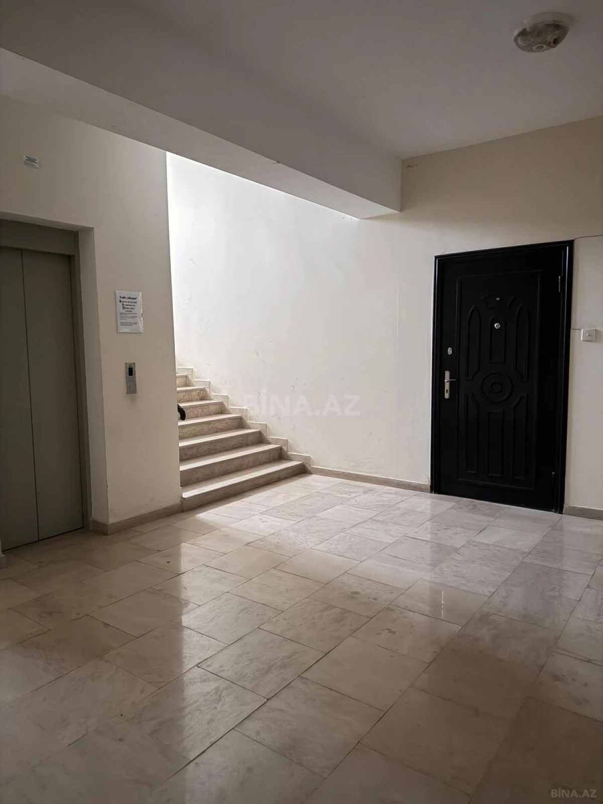 Satılır 2 otaqlı mənzil 90 m²