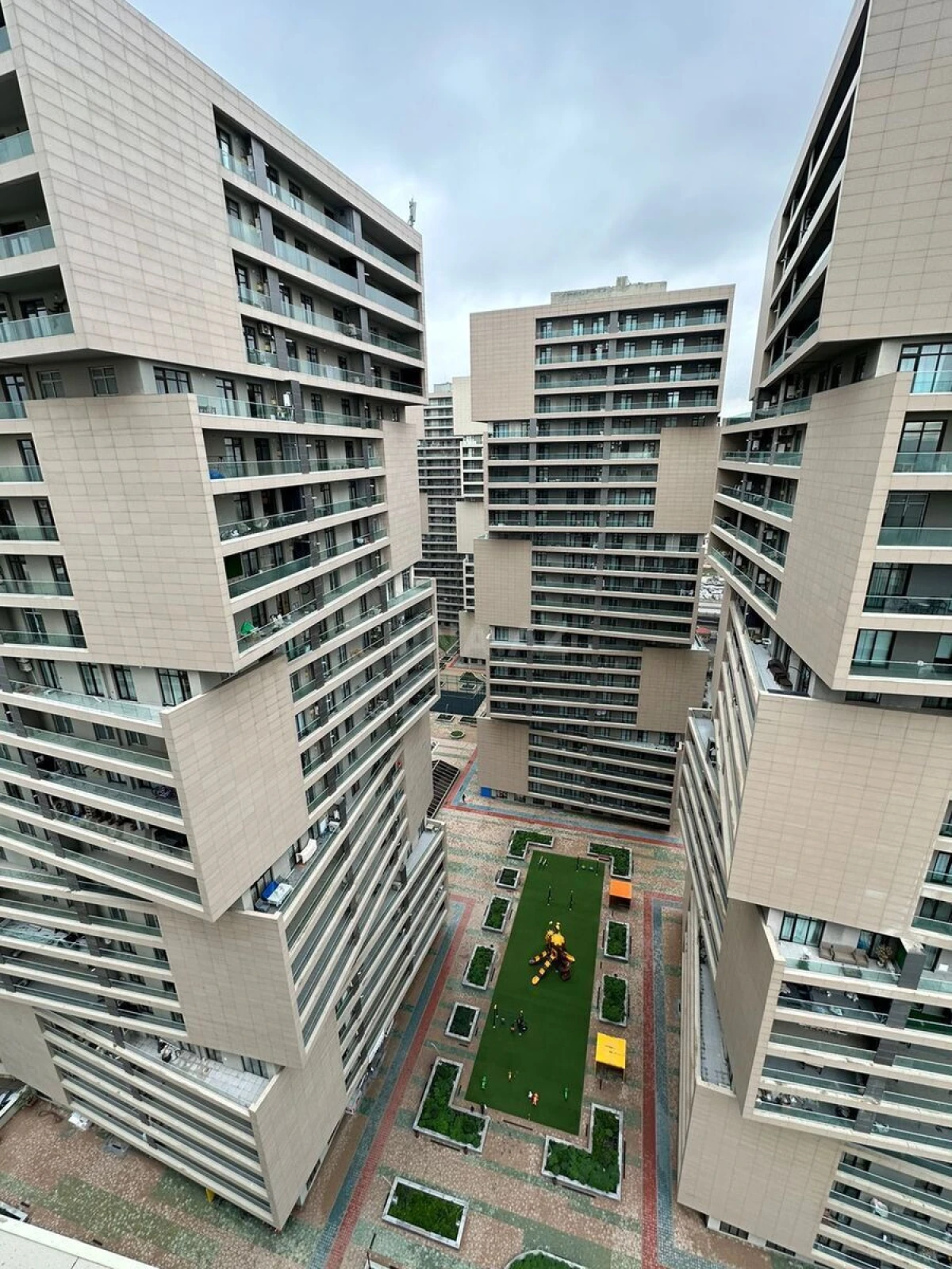 Satılır 2 otaqlı mənzil 65 m²