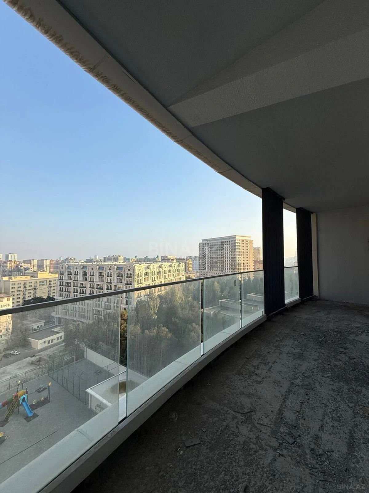 Satılır 3 otaqlı mənzil 119 m²