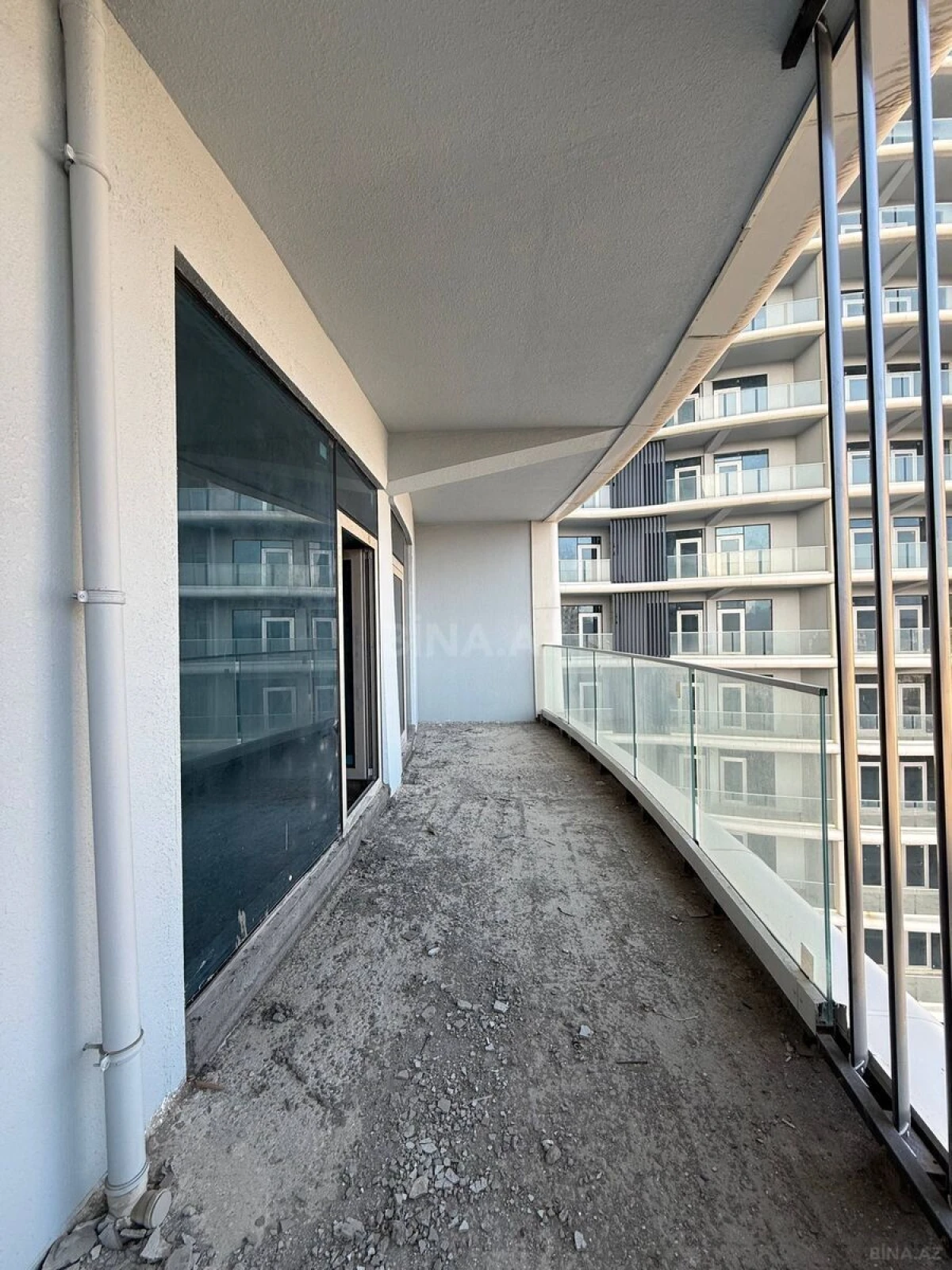 Satılır 3 otaqlı mənzil 119 m²