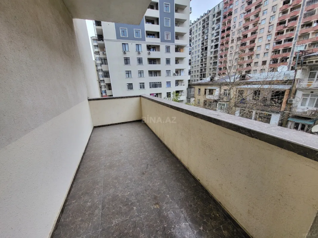 Satılır 3 otaqlı mənzil 137 m²