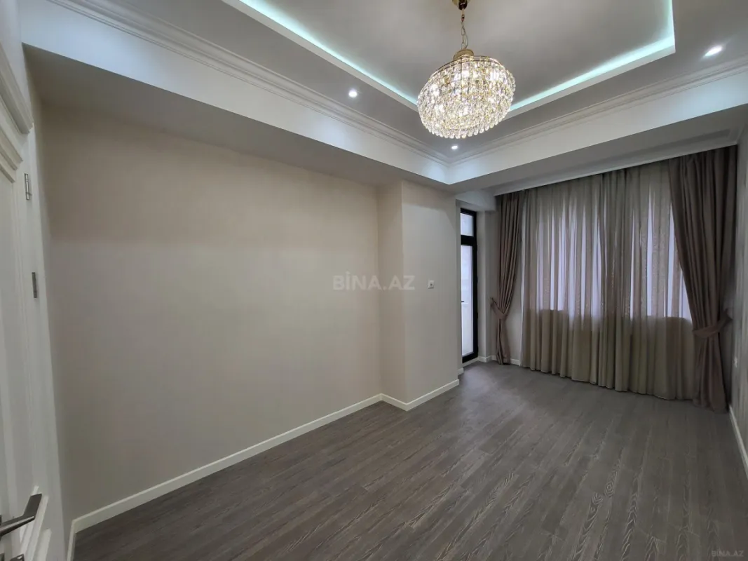 Satılır 3 otaqlı mənzil 137 m²