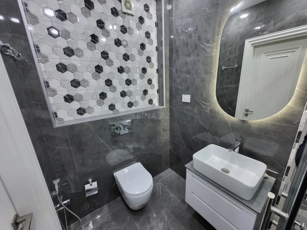 Satılır 3 otaqlı mənzil 137 m²