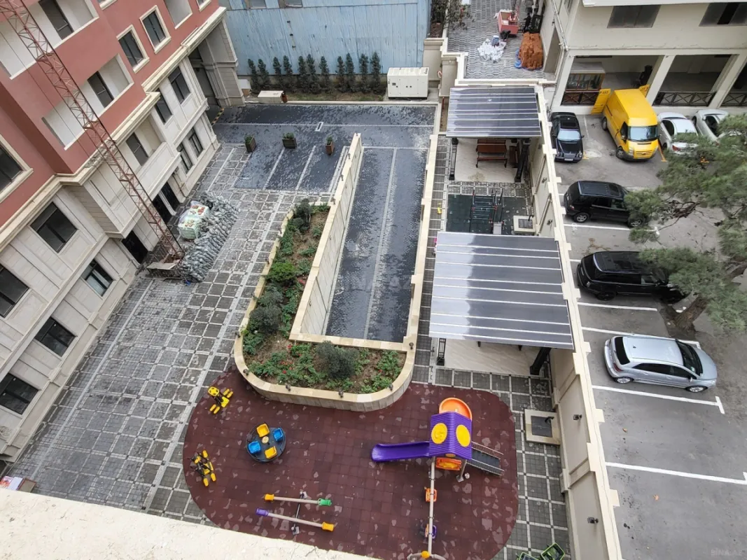 Satılır 3 otaqlı mənzil 137 m²