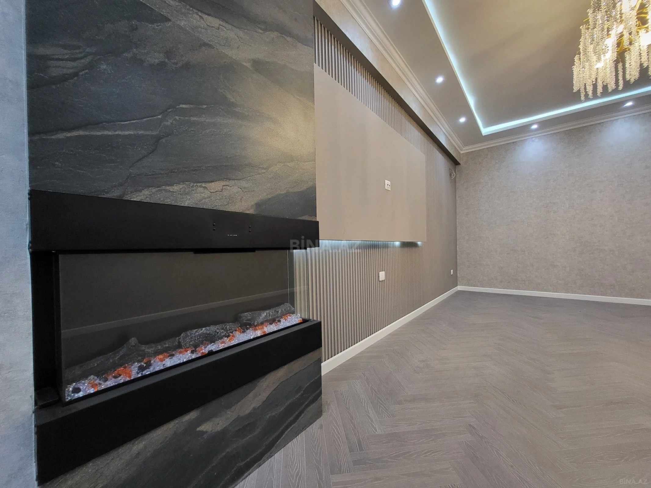 Satılır 3 otaqlı mənzil 137 m²