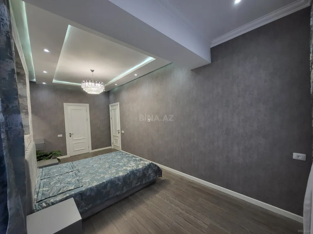 Satılır 3 otaqlı mənzil 137 m²