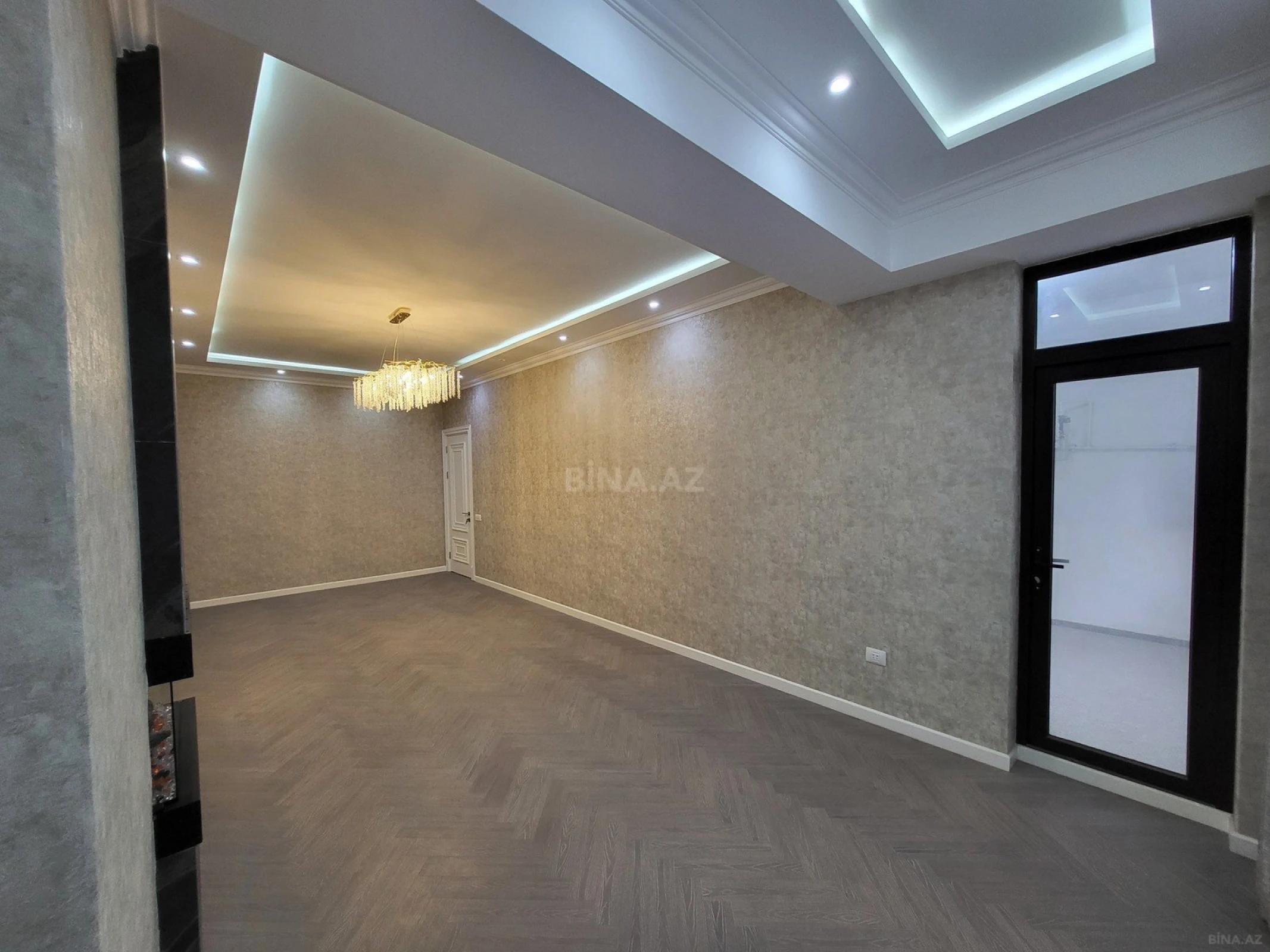 Satılır 3 otaqlı mənzil 137 m²