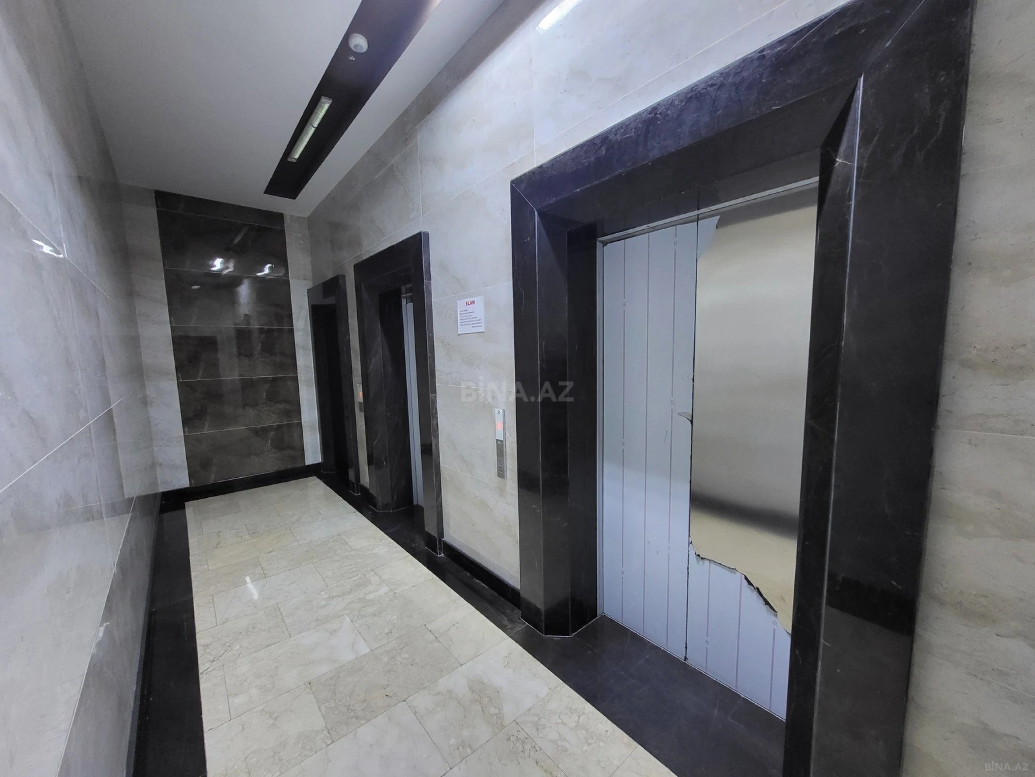 Satılır 3 otaqlı mənzil 137 m²