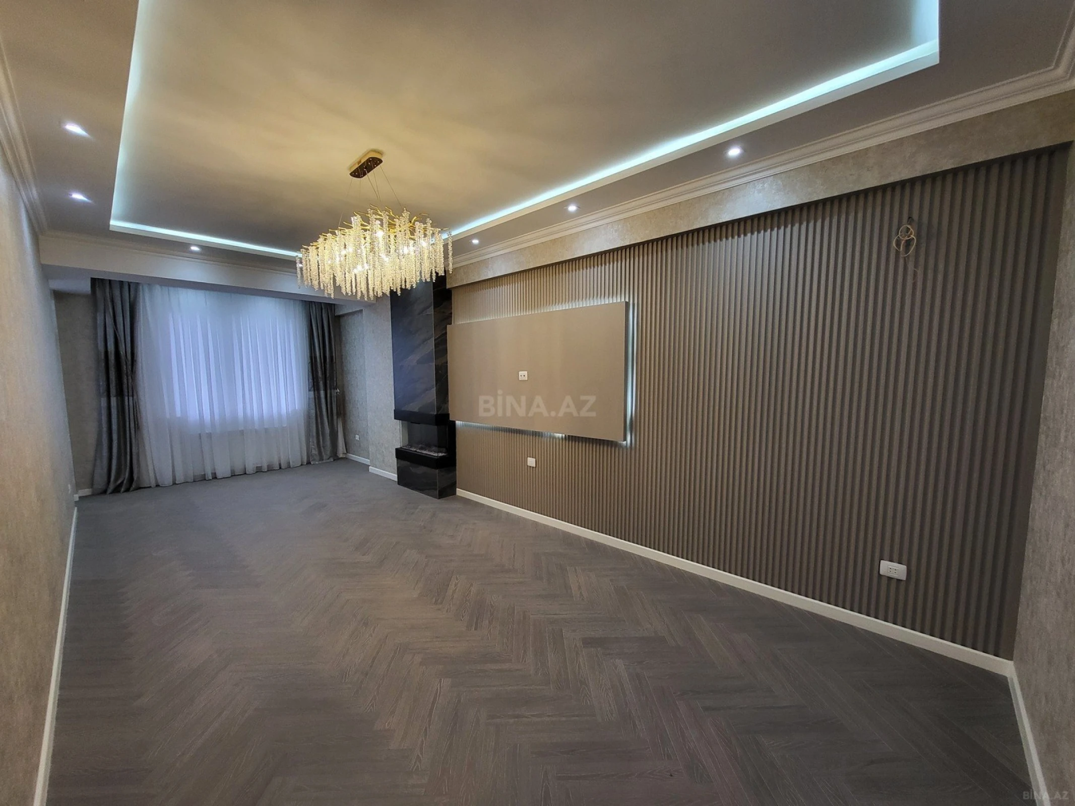 Satılır 3 otaqlı mənzil 137 m²