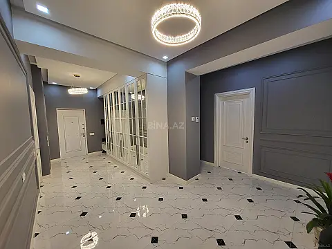 Satılır 3 otaqlı mənzil 137 m²