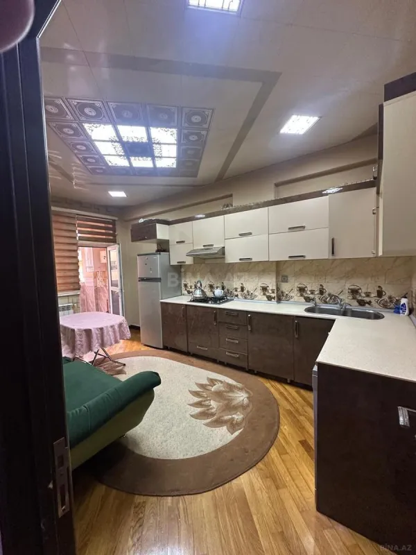 Satılır 3 otaqlı mənzil 130 m²