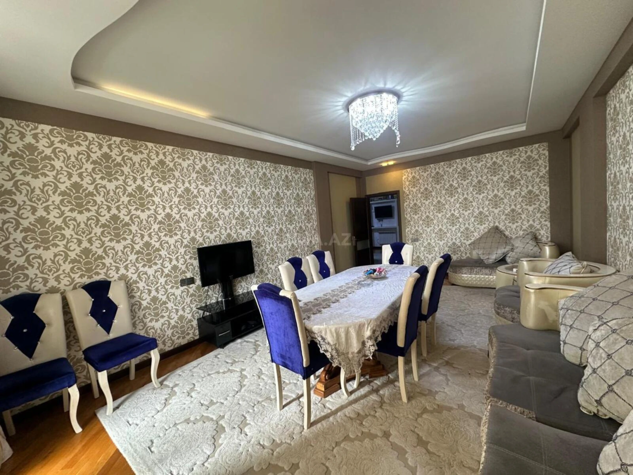 Satılır 3 otaqlı mənzil 130 m²