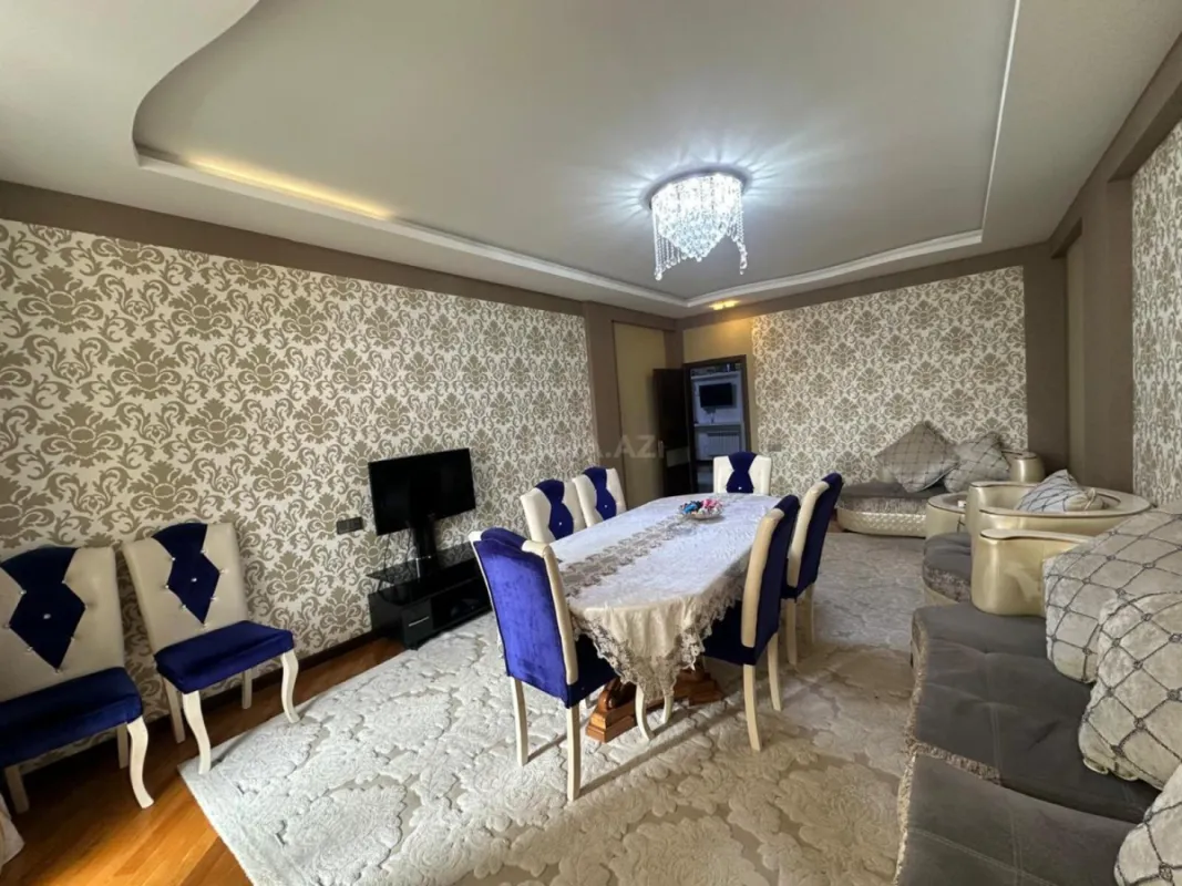 Satılır 3 otaqlı mənzil 130 m²