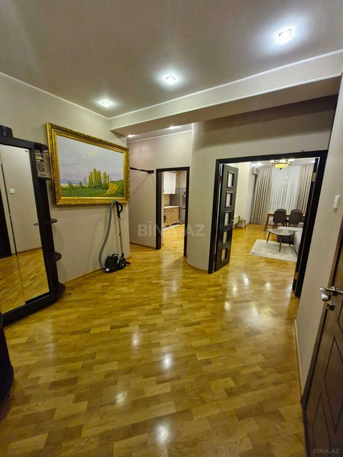 Satılır 2 otaqlı mənzil 90 m²