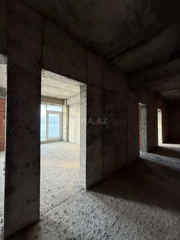 Satılır 3 otaqlı mənzil 123 m²