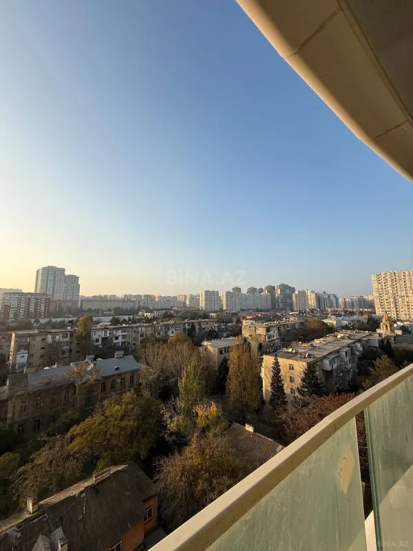 Satılır 3 otaqlı mənzil 123 m²