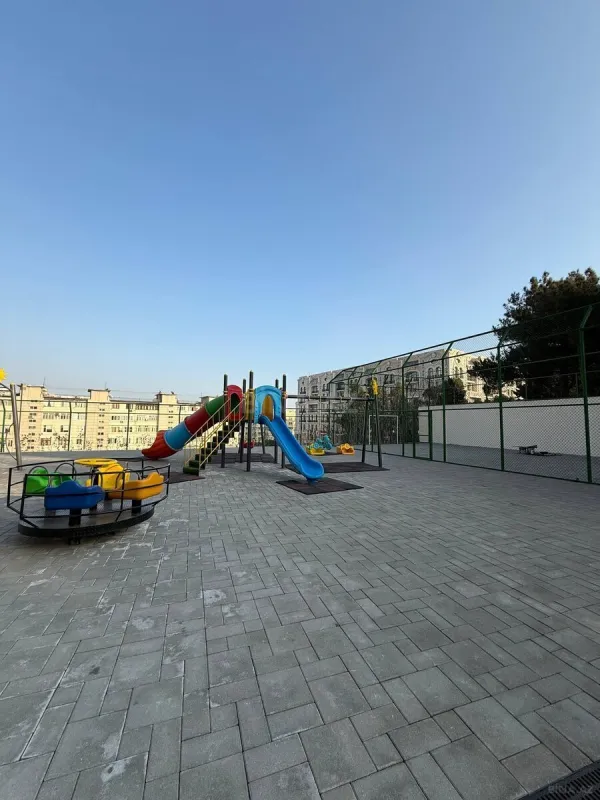Satılır 3 otaqlı mənzil 123 m²
