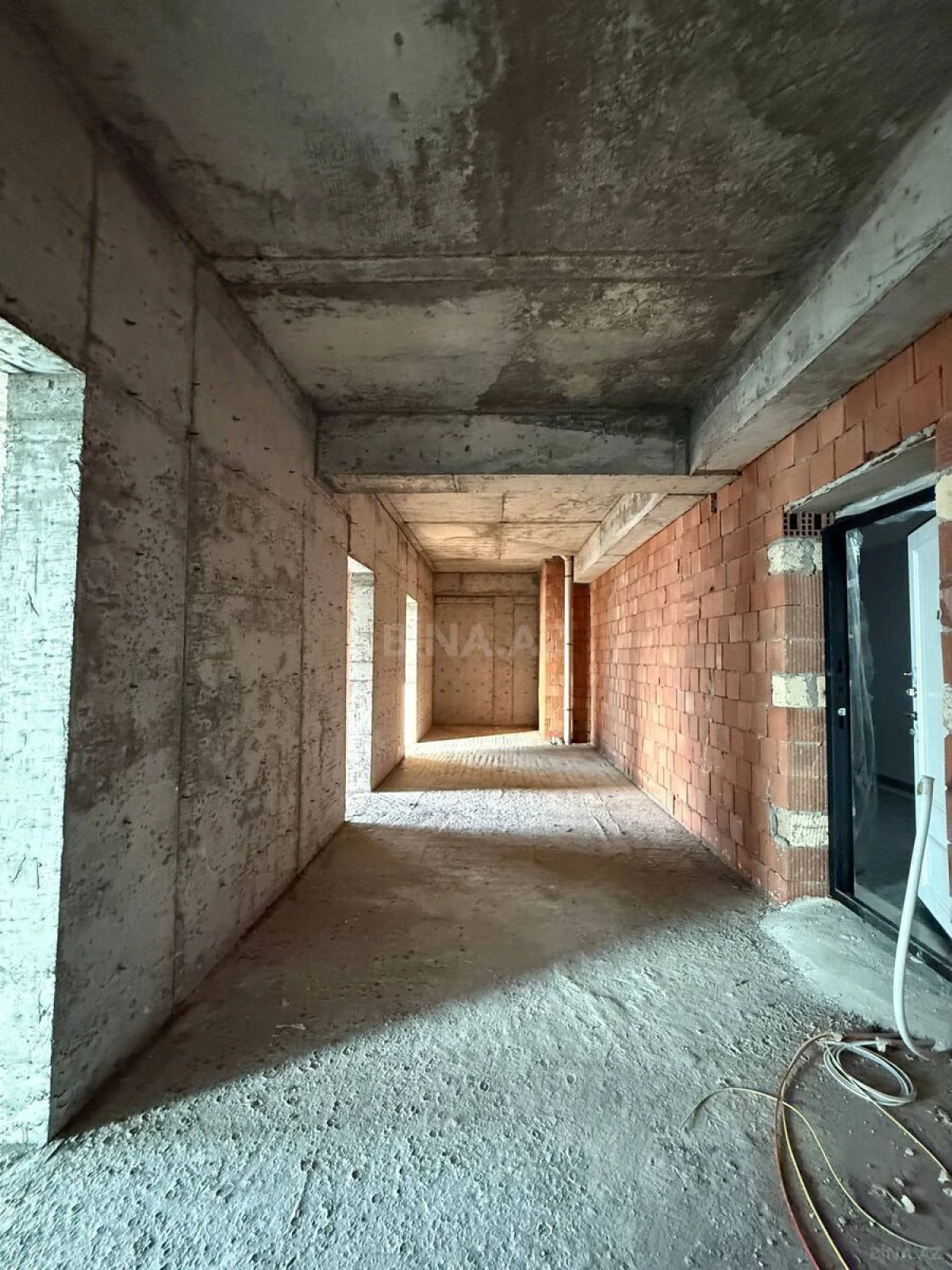 Satılır 3 otaqlı mənzil 123 m²