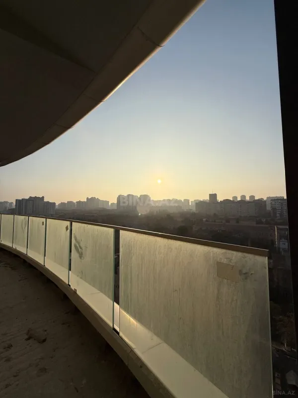 Satılır 3 otaqlı mənzil 123 m²