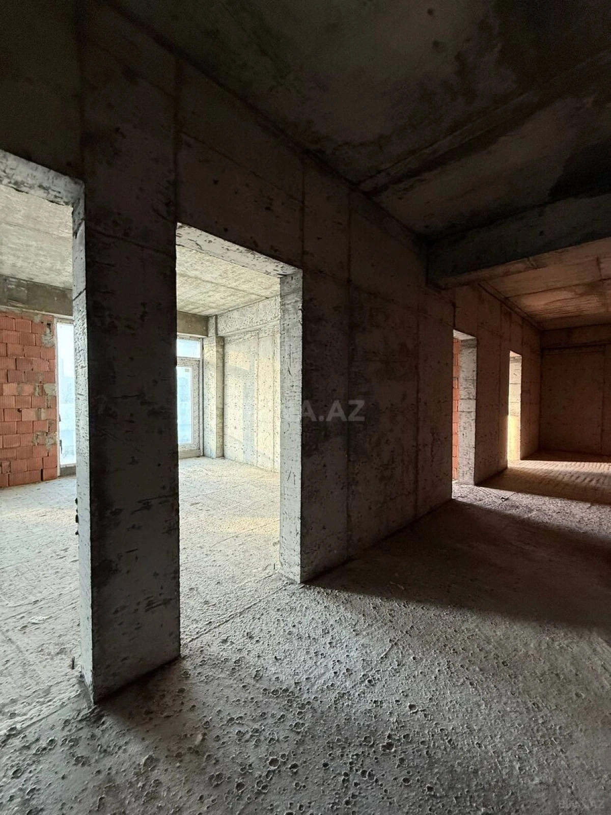 Satılır 3 otaqlı mənzil 123 m²