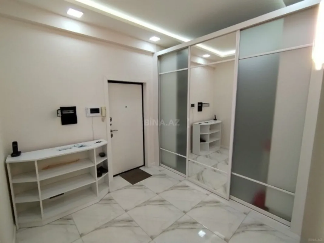 Satılır 2 otaqlı mənzil 70 m²