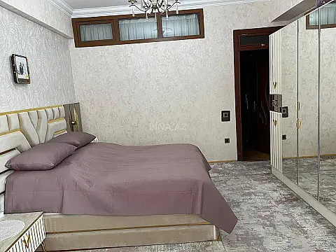 Satılır 4 otaqlı mənzil 147 m²