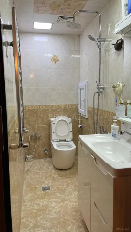 Satılır 4 otaqlı mənzil 147 m²