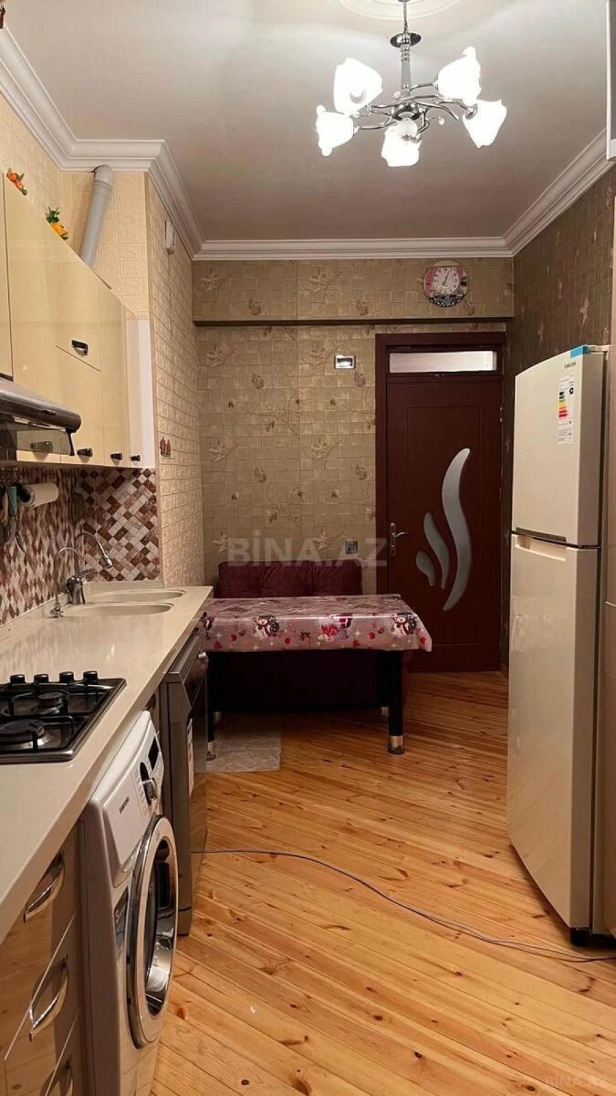 Satılır 4 otaqlı mənzil 147 m²