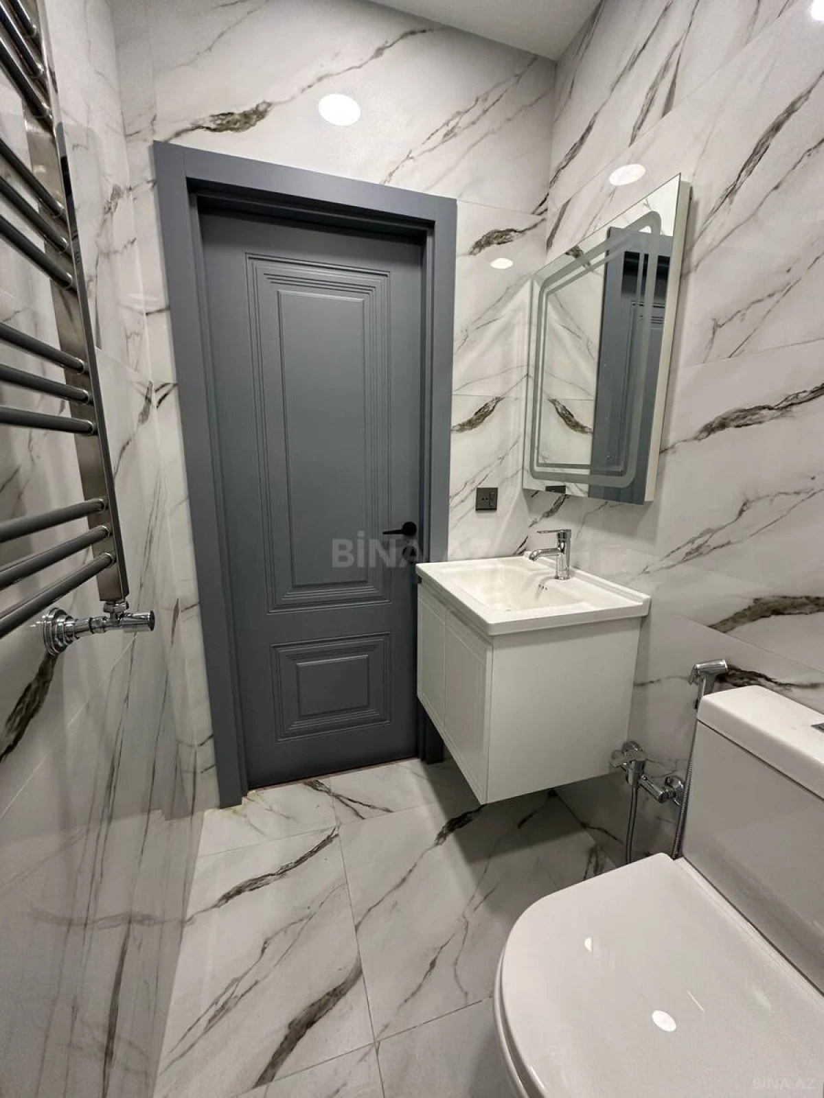 Satılır 2 otaqlı mənzil 64 m²