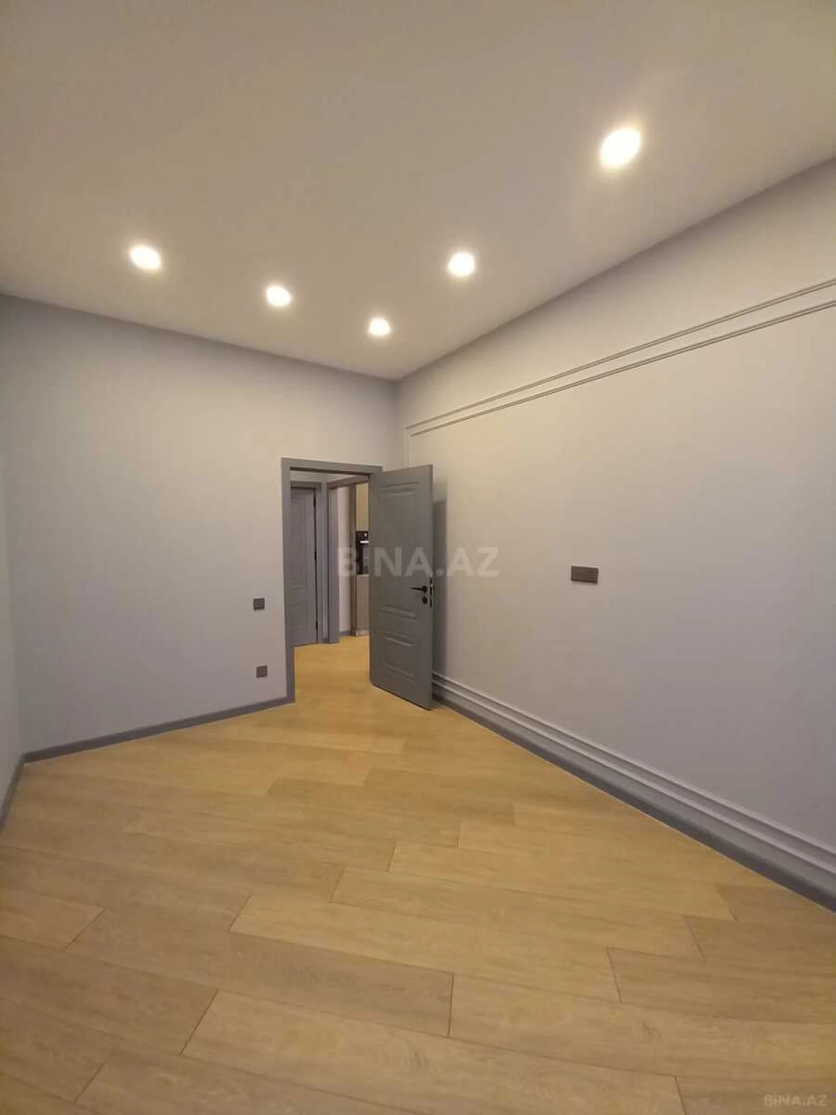 Satılır 2 otaqlı mənzil 64 m²