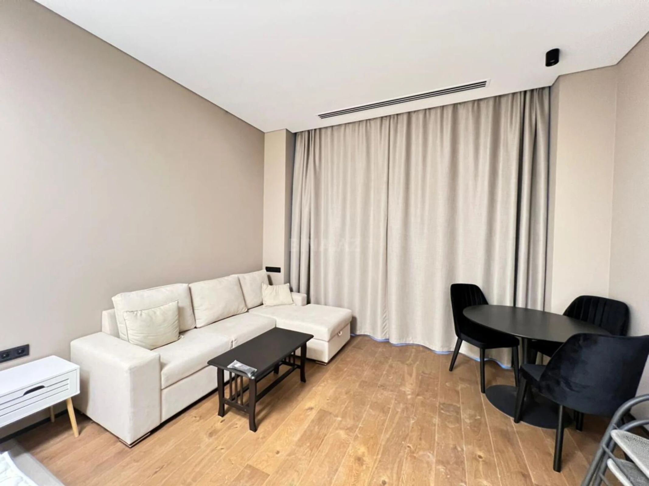 Satılır 1 otaqlı mənzil 52 m²