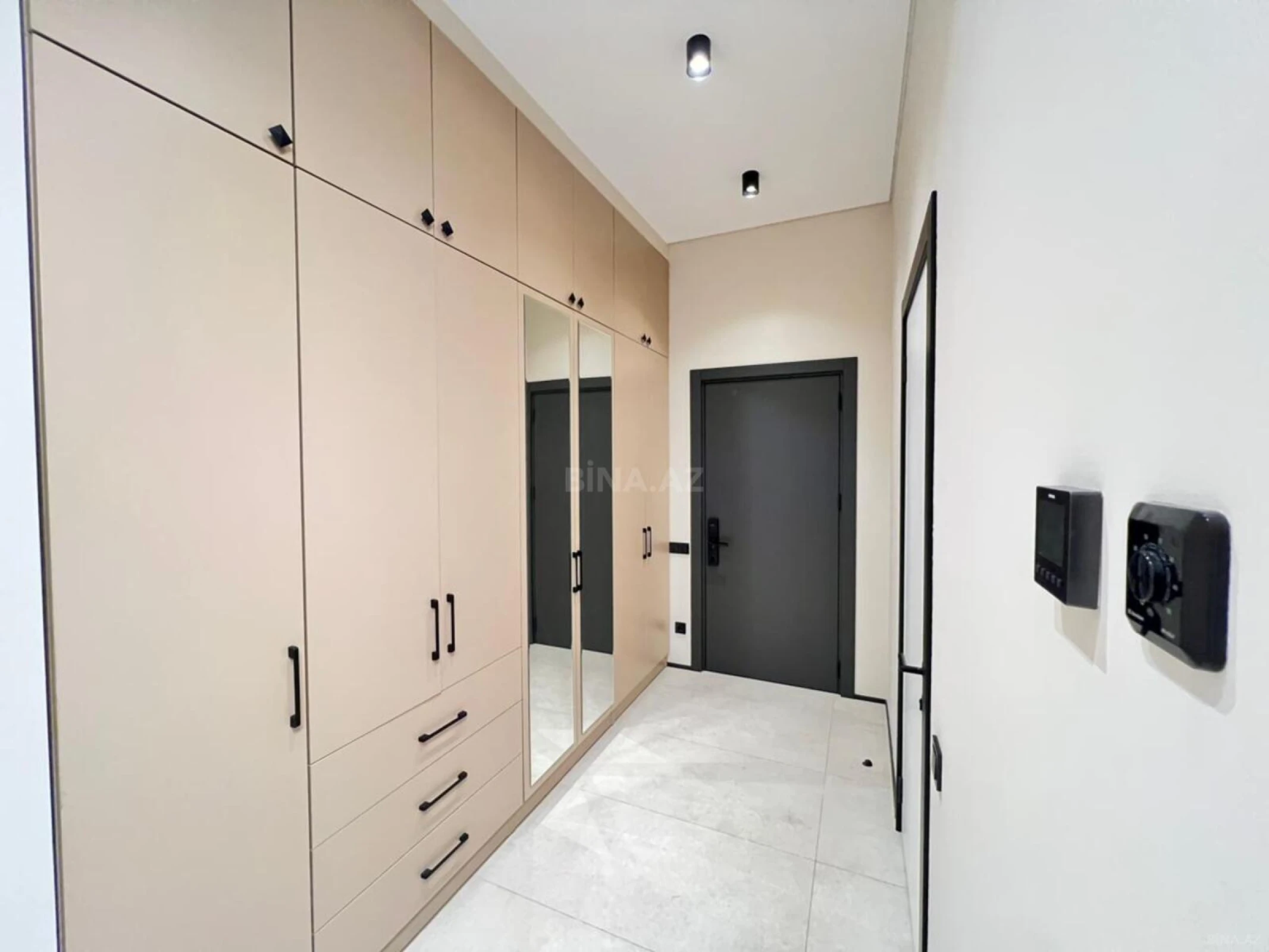 Satılır 1 otaqlı mənzil 52 m²