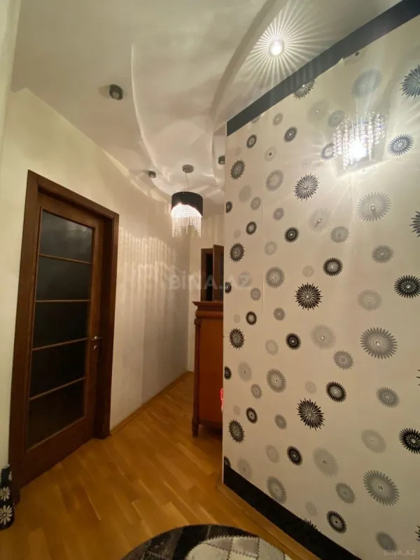Satılır 3 otaqlı mənzil 110 m²
