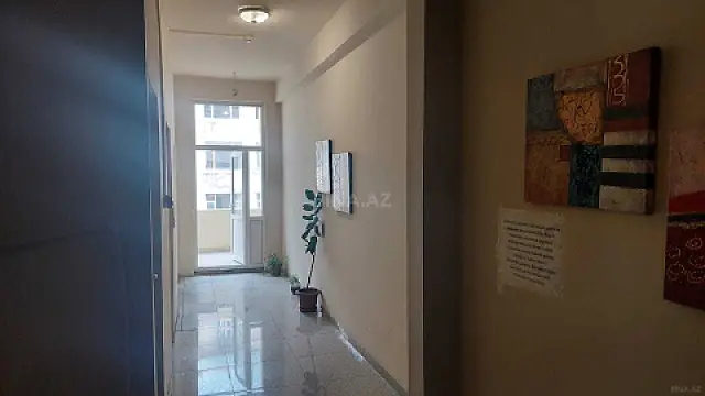 Satılır 4 otaqlı mənzil 185 m²