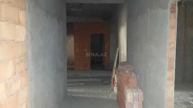Satılır 4 otaqlı mənzil 185 m²