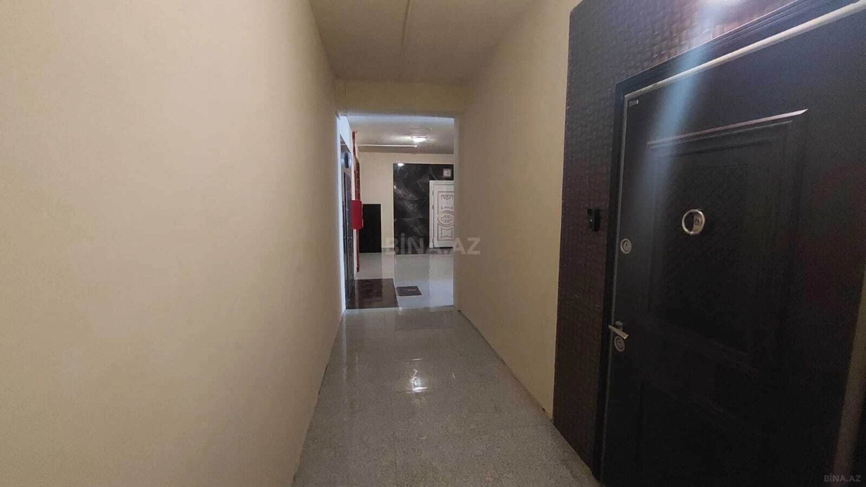 Satılır 4 otaqlı mənzil 185 m²