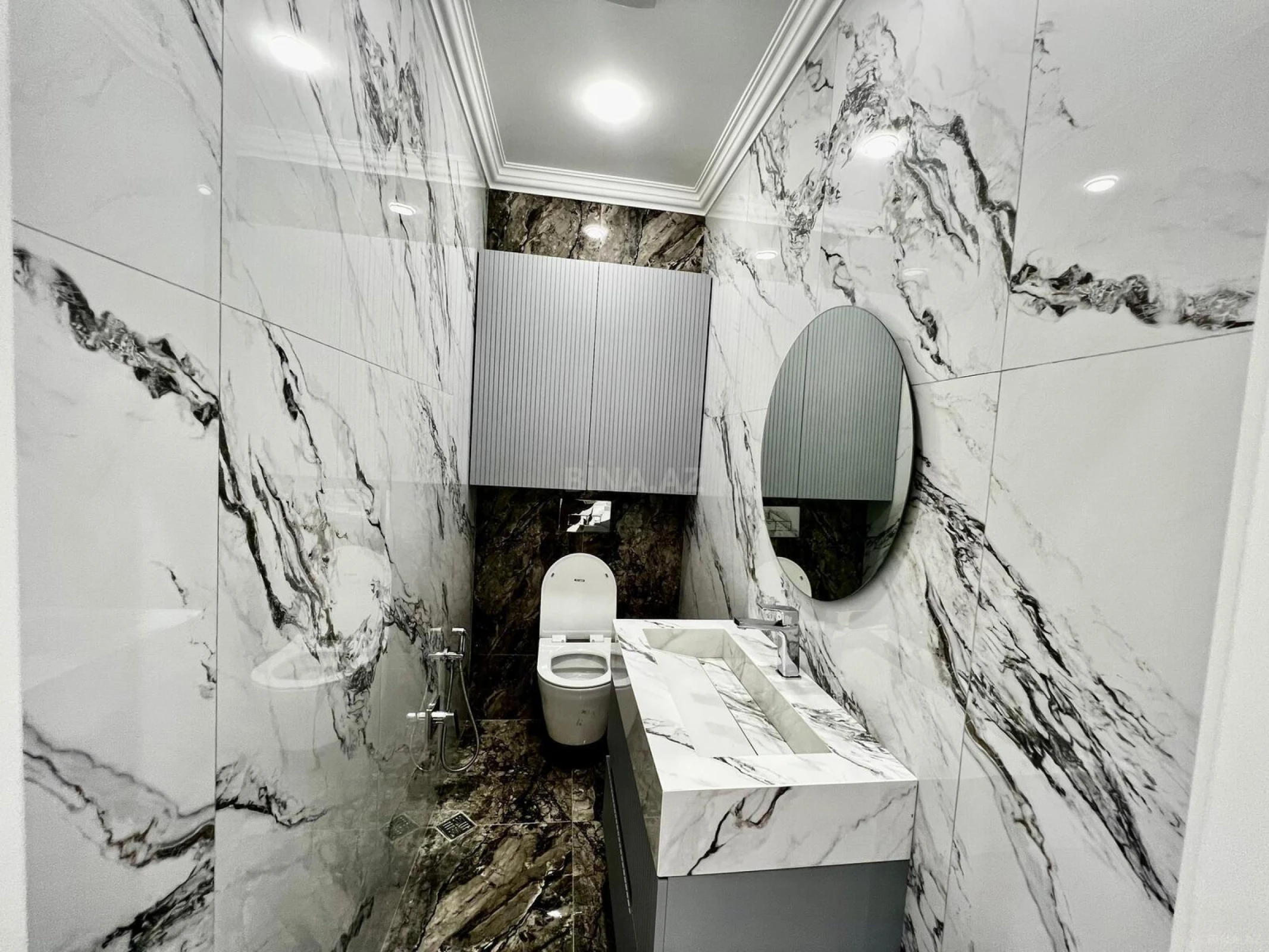 Satılır 3 otaqlı mənzil 107 m²