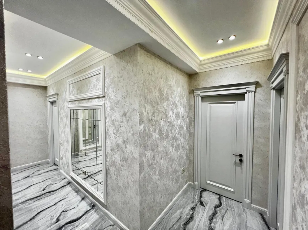 Satılır 3 otaqlı mənzil 107 m²
