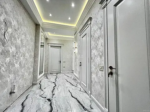 Satılır 3 otaqlı mənzil 107 m²