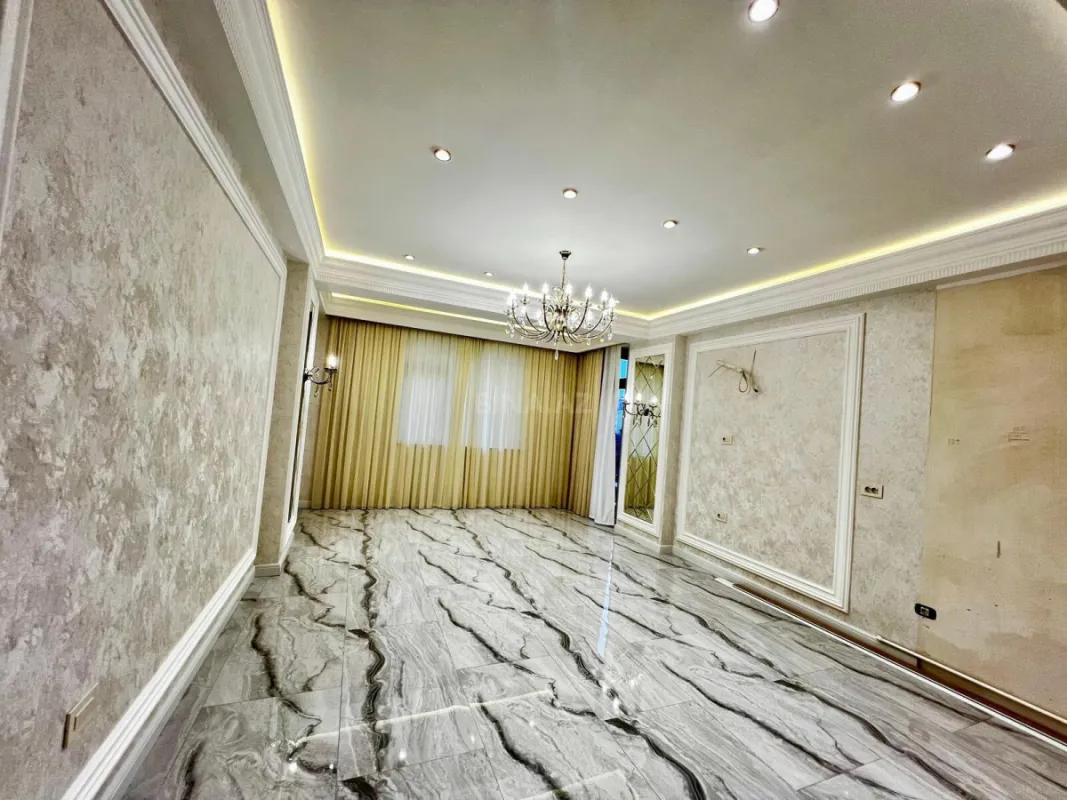 Satılır 3 otaqlı mənzil 107 m²