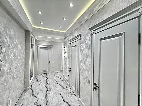 Satılır 3 otaqlı mənzil 107 m²