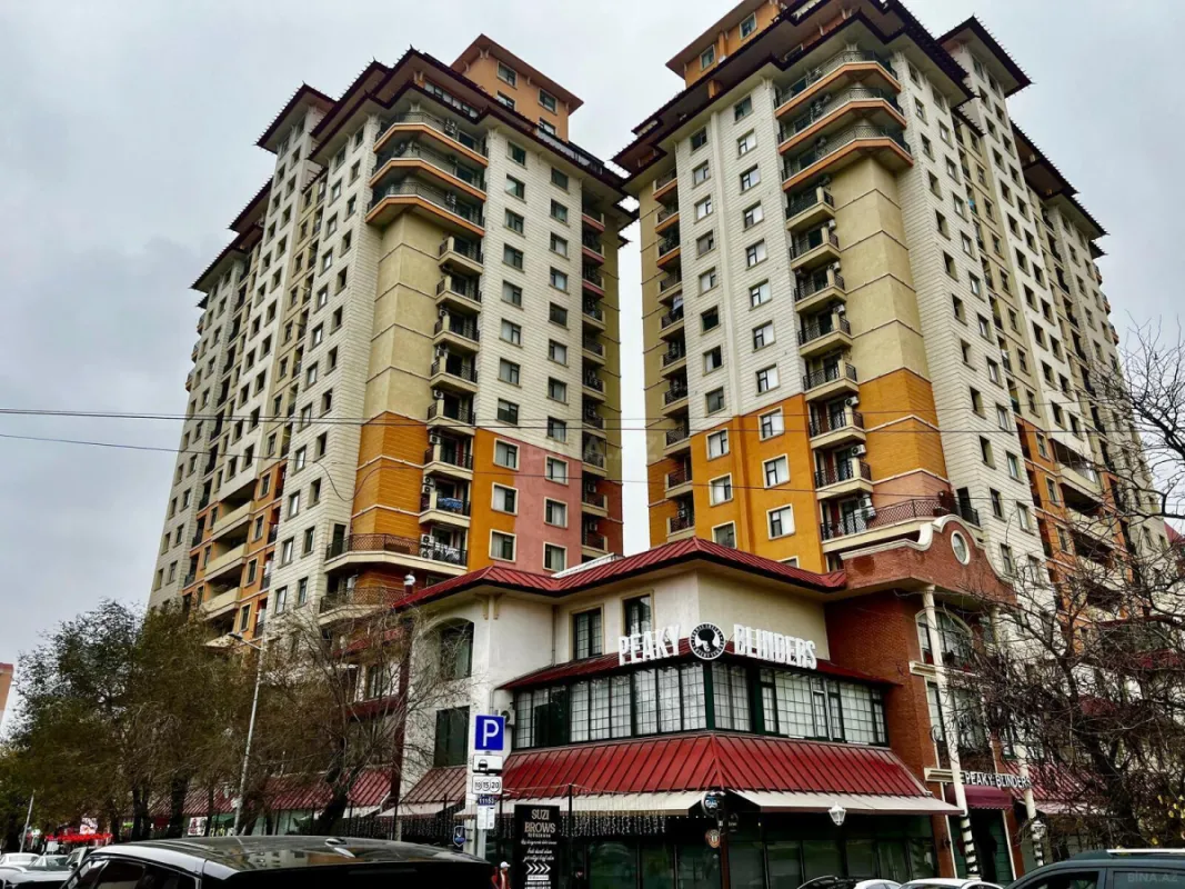 Satılır 3 otaqlı mənzil 107 m²