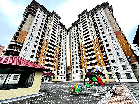 Satılır 3 otaqlı mənzil 107 m²