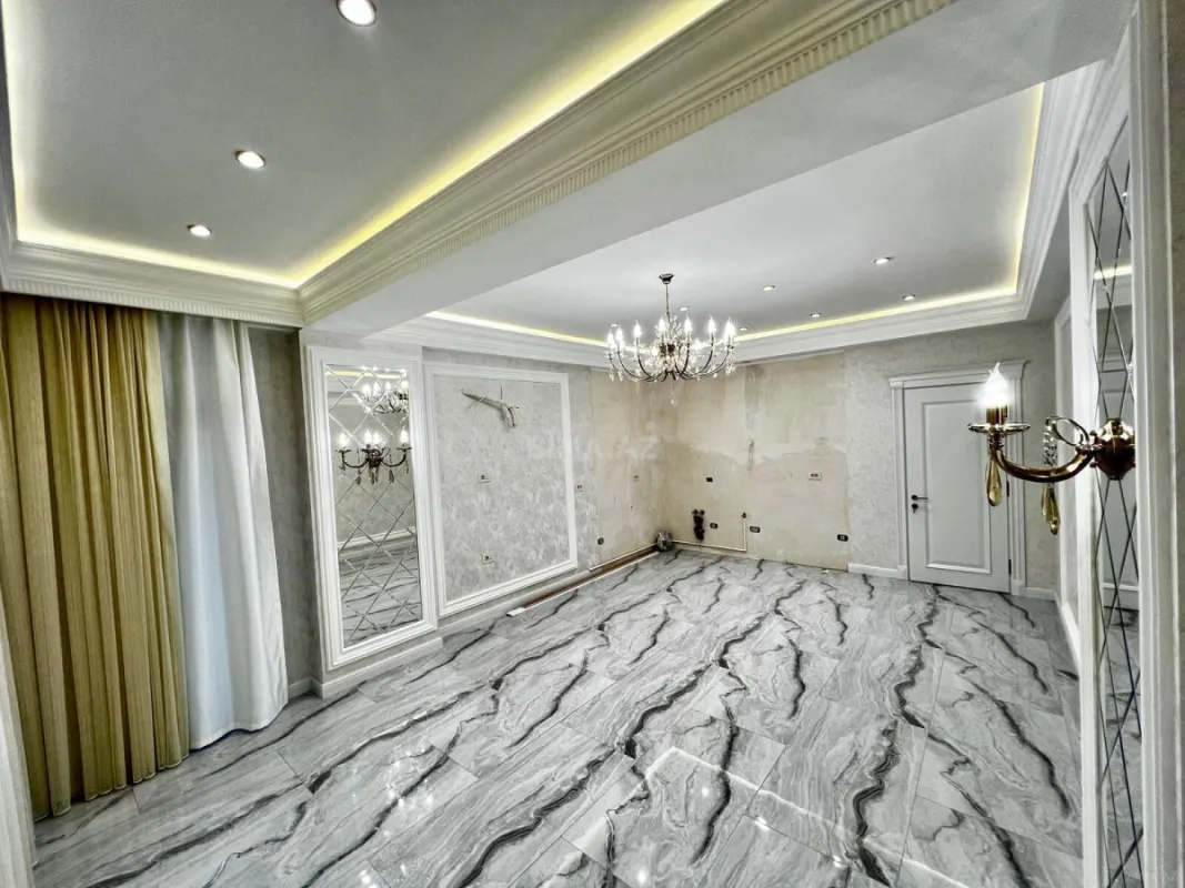 Satılır 3 otaqlı mənzil 107 m²