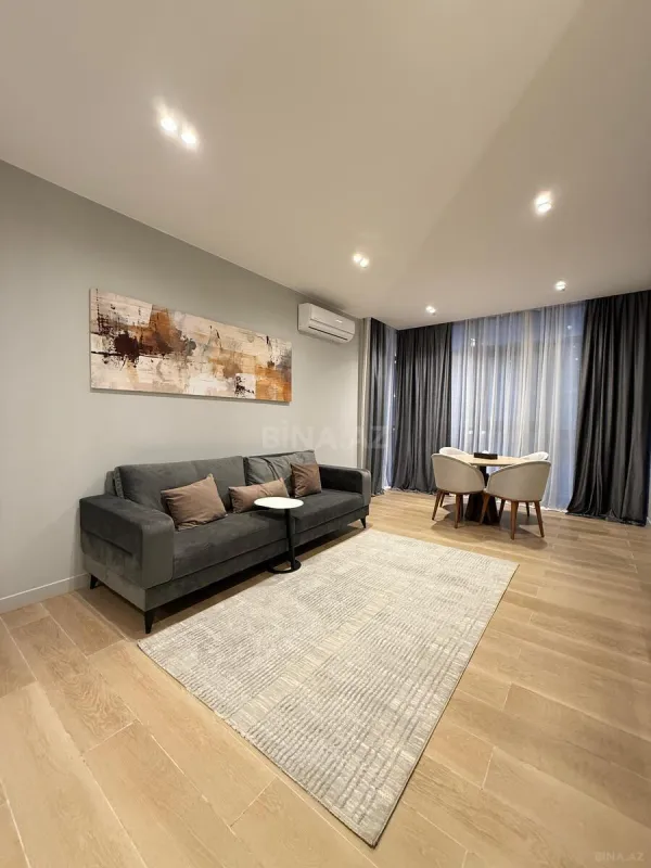 Satılır 3 otaqlı mənzil 125 m²