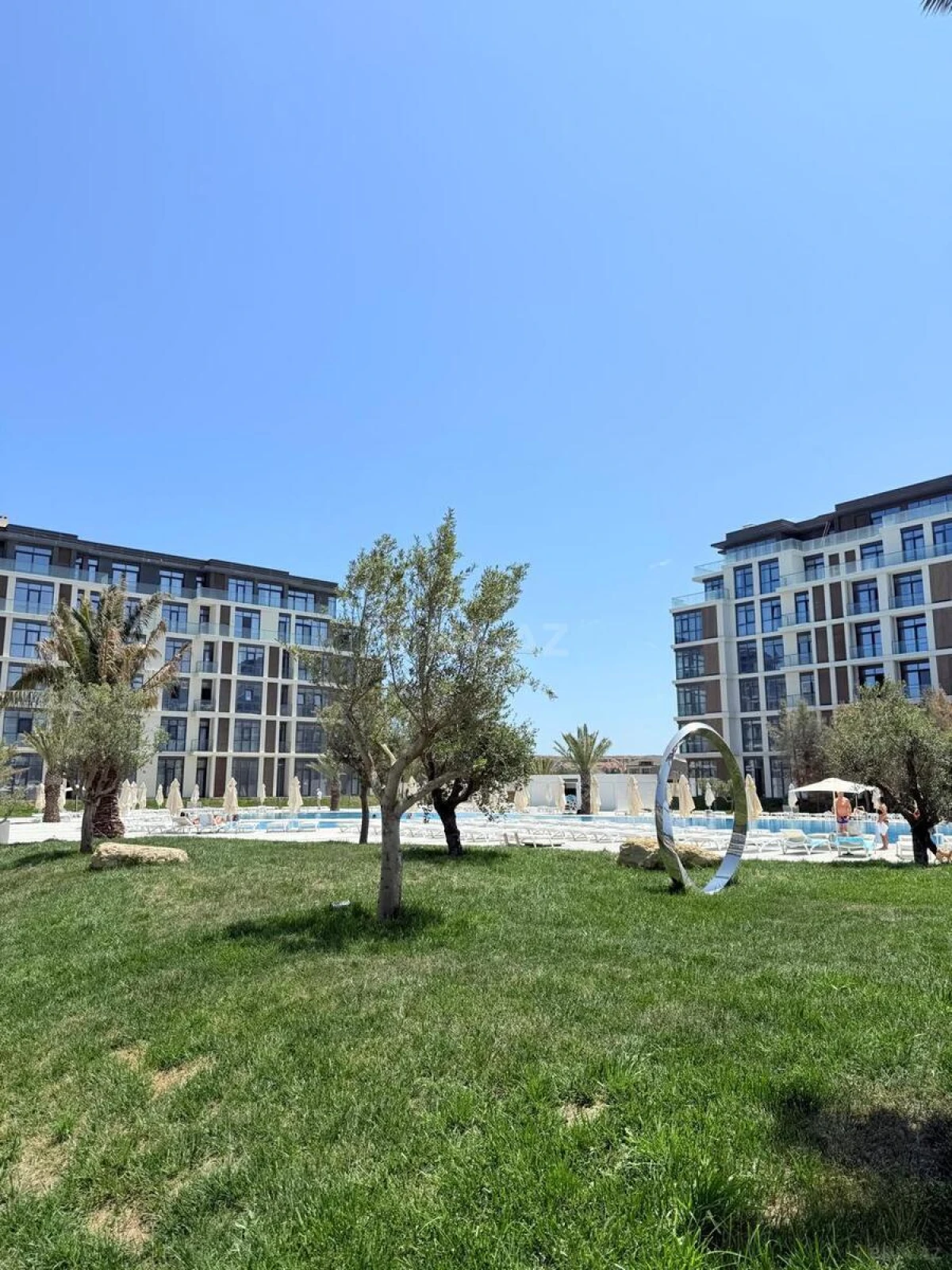 Satılır 3 otaqlı mənzil 125 m²