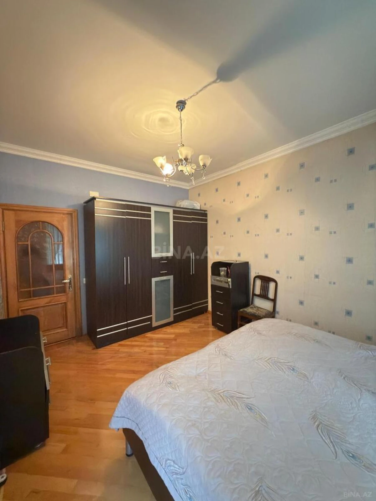 Satılır 3 otaqlı mənzil 136 m²